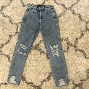 Hollister High wasted mom jeans